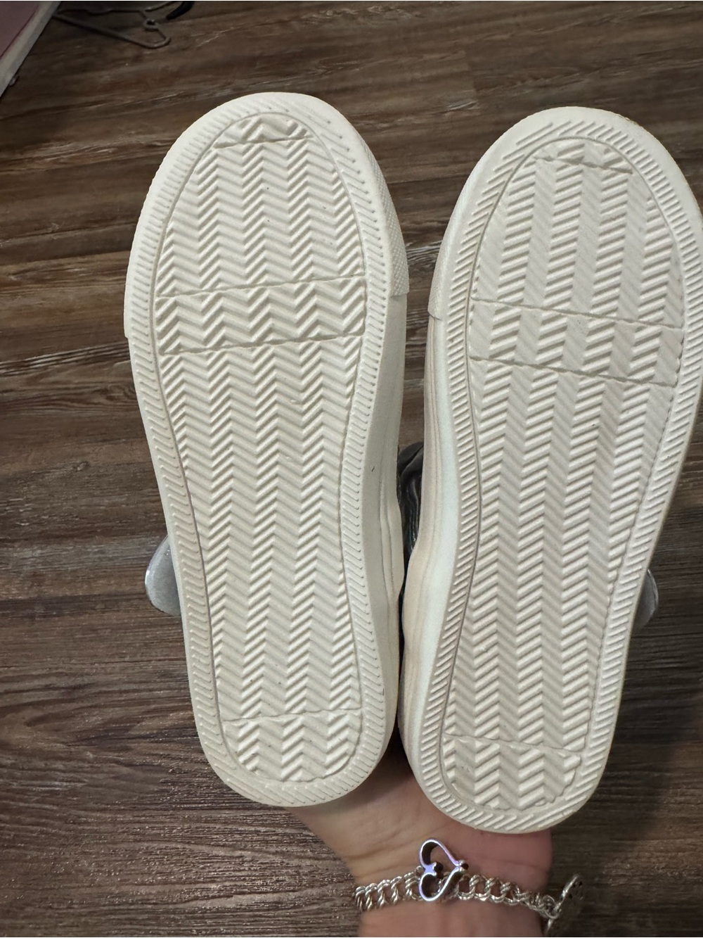 Girls' Silver Glitter Bow Dress Slip-On Shoes - Picture 4 of 4